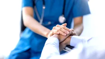Asistenții medicali strigă după ajutor. S-au săturat să fie plătiți „nejustificat de slab”