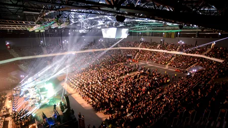 Decizie fără precedent în România: manelele, interzise la o sală polivalentă