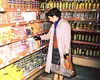Dozele de suc și bere și mai multe produse de plastic de unică folosință vor dispărea de la raft