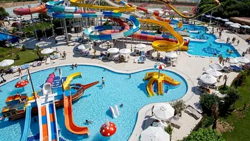 Un nou punct strategic pe harta distracției din România. Aqua park ultramodern pe locul unui fost ștrand