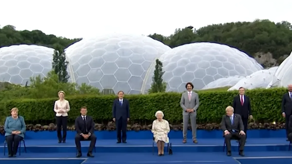 Întâlnirea liderilor G7. Regina Elisabeta a II-a, gazdă: Ar trebui să arătăm de parcă ne simțim bine? (VIDEO)