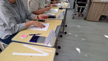 Dosar penal după ce un tânăr fără drept de vot a reuşit să voteze