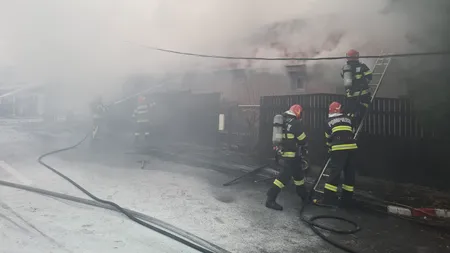Incendiu violent la o casă și un magazin din Voluntari