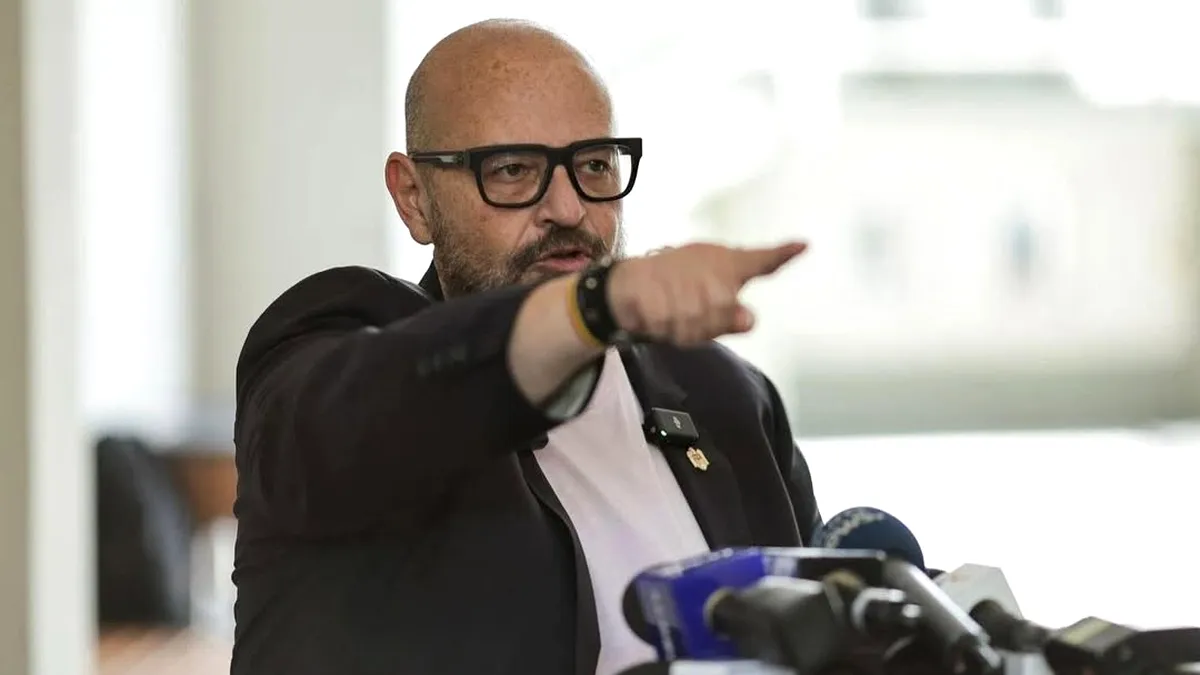  Cristian Popescu Piedone: „ȚARA, domnule! Întâi ȚARA!”