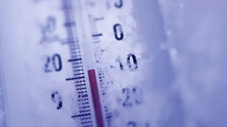 Vremea se schimbă brusc: de la temperaturile de primăvară, la ger, ploi și ninsori