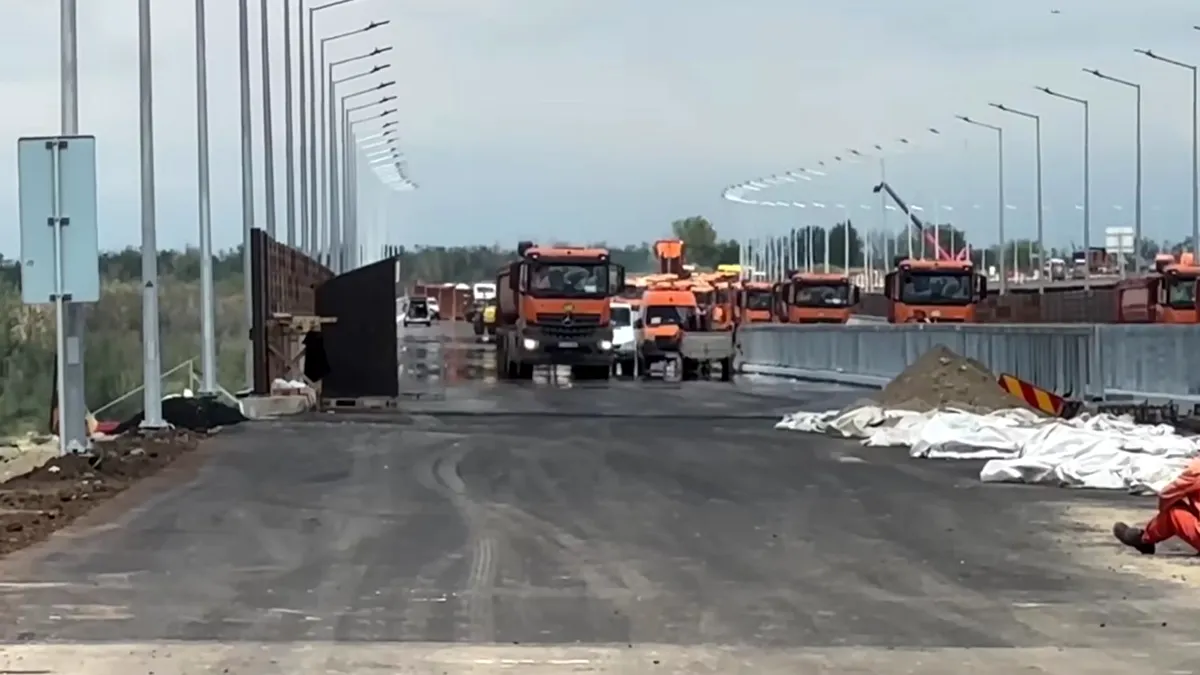 E agitație mare pe podul peste râul Buzău construit de Umbrărescu, al doilea cel mai lung din țară (VIDEO)