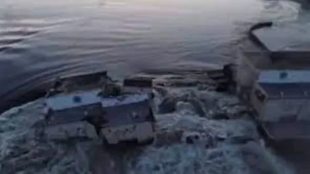 Barajul de lângă Herson, aruncat în aer. Pericol la centrala nucleară Zaporojie