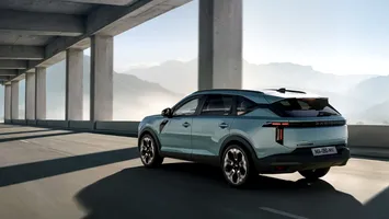 Dacia a scos la lumină Striker, noul crossover cu care atacă un segment mai mare