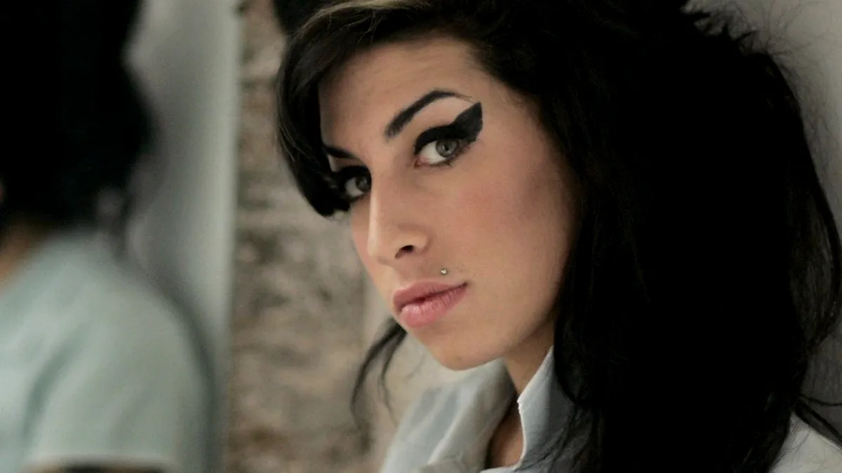 Stay tunned: Se caută o actriță care să semene cu Amy Winehouse