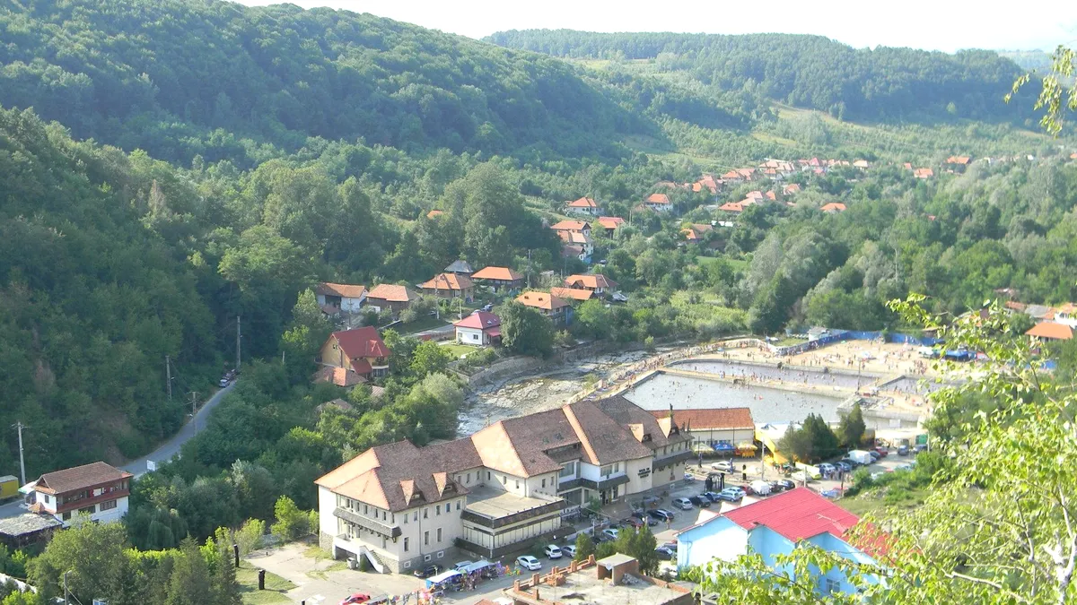 Stațiunea din România unde o casă costă 10.000 lei