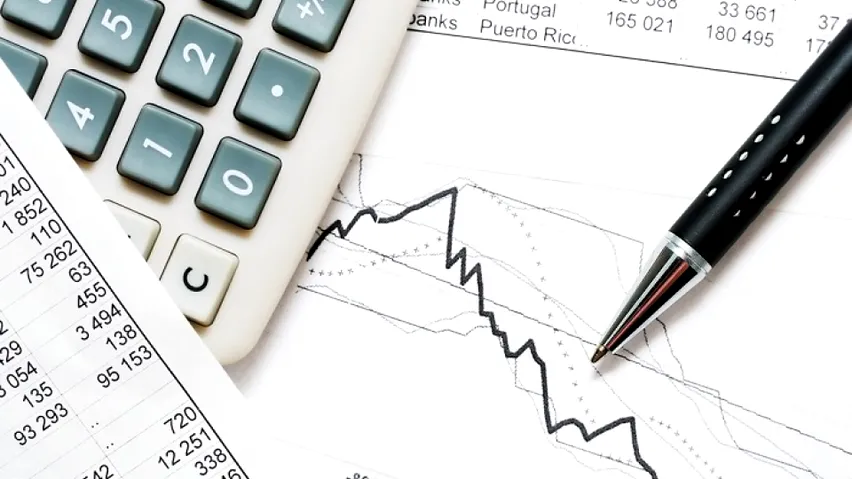 Deficitul bugetar a scăzut cu 31% în primele opt luni, la 59,4 mld. lei, sau 2,89% din PIB. Însă dobânzile plătite de stat au crescut cu 27%