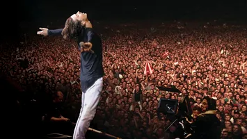 Cutiuța muzicală: Michael Hutchence, frumusețea incandescentă a new-wave-ului