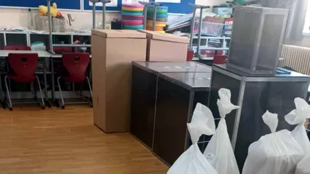 Poliția anunță ”verificări de urgență” în cazul sacilor cu buletine de vot nesigilați de la Constanța. Reacția prefectului