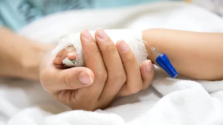 Trei copii, în comă la spital. Mama lor i-a spălat cu soluție de deparazitare a oilor