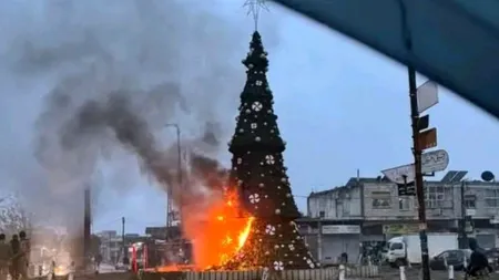 Proteste în Damasc pentru drepturile creștinilor, după incendierea unui brad de Crăciun