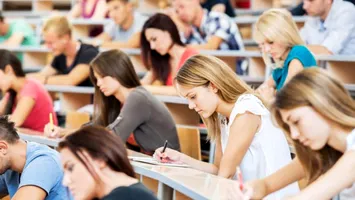 Asigurare de sănătate fără plata contribuției pentru studenții la facultăți din străinătate