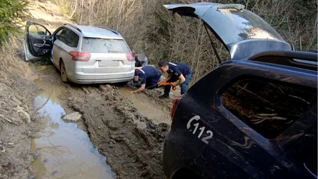 Cercetători rătăciți, salvați de jandarmii montani