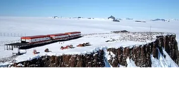 Cercetători în Antarctica, atacați și amenințați cu moartea de un coleg
