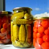 Sterilizarea borcanelor pentru conserve: cele două metode recomandate de un chef și temperatura corectă la cuptor