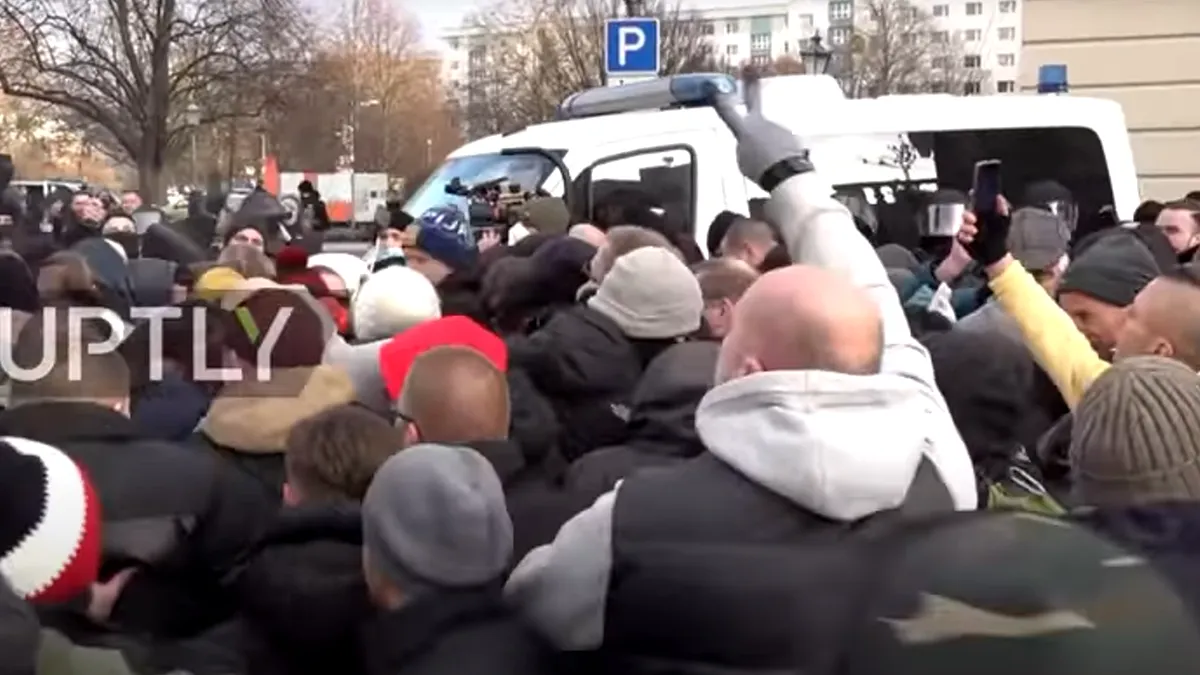 Germania: Mii de protestatari manifestează împotriva restricțiilor în mai multe orașe din Germania (Video)