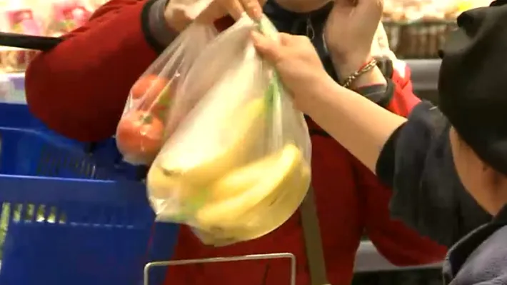 Adio pungi de plastic la magazin. UE declară război poluării