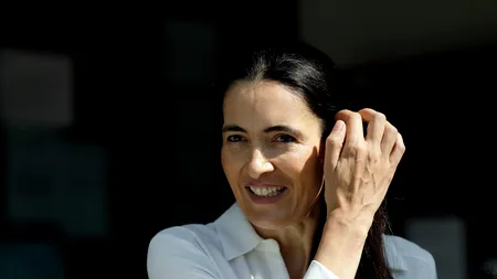 Clotilde Armand a renovat pe ascuns un apartament pregătit de retrocedare. Zeci de mii de euro din bugetul primăriei, pentru că s-a spart o țeavă de apă