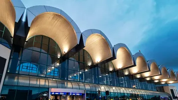 Lux în companiile de stat: membrii CA de la CNAB primesc 27.000 lei net