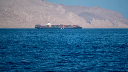 Cutremur pe piața petrolului: Iranul închide Strâmtoarea Ormuz