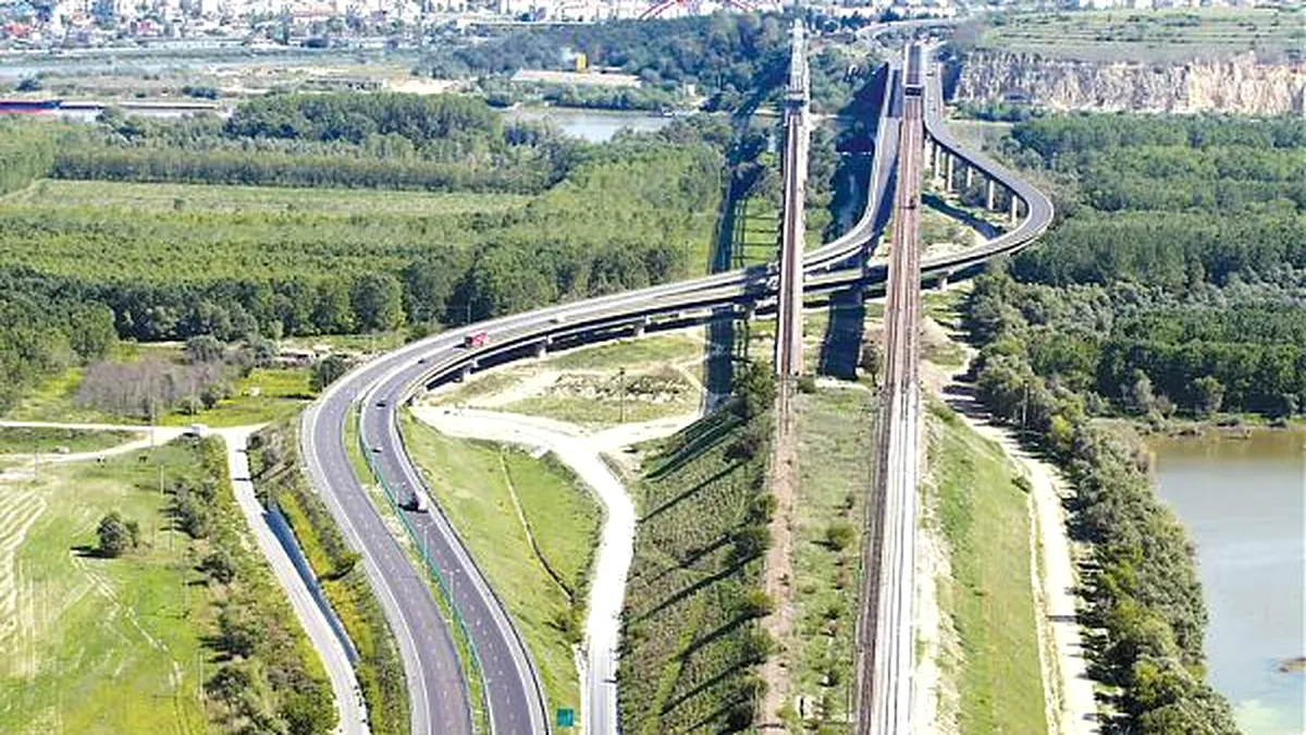 Podurile care trec Dunărea în Dobrogea, adevărate ”fabrici” de făcut bani