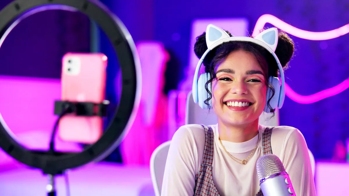 Noi reguli Meta: adolescenții nu vor mai putea face live-uri
