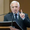 BNR, banca cu salariile de aur. Cât încasează lunar guvernatorul Mugur Isărescu
