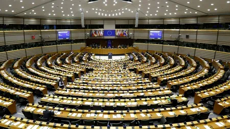 Parlamentul European, fără „mamă”, fără „tată”