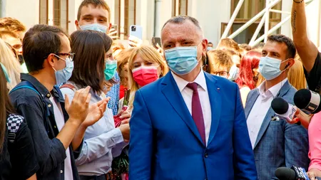 Ministrul Educaţiei le urează succes elevilor şi profesorilor în noul an şcolar