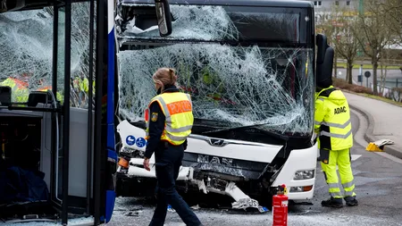 Peste 30 de răniți, printre care şi copii, într-o coliziune între două autobuze în Saarbrücken, Germania
