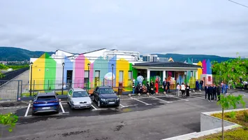 S-a deschis o nouă creșă construită cu fonduri prin PNRR. Este modernă și prietenoasă cu mediul