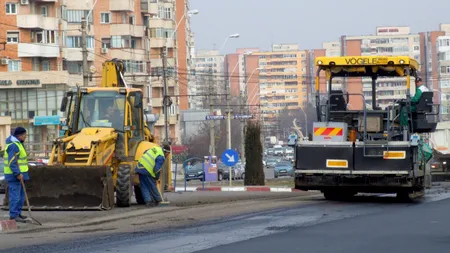 Testare a asfaltului fabricat cu deșeuri de plastic, inventat la Universitatea din Galați