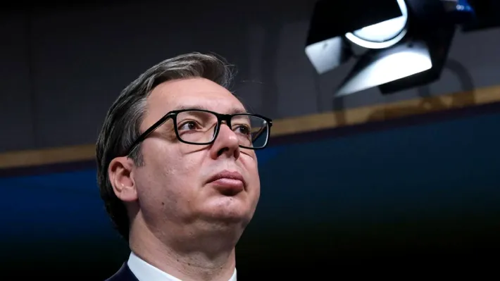 Ce au constatat sârbii: Vučić la patiserie – cumpără, nu mănâncă și zâmbește ca Ceaușescu