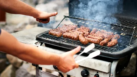 Românii comandă de şapte ori mai mulţi mici de 1 Mai faţă de o zi obişnuită