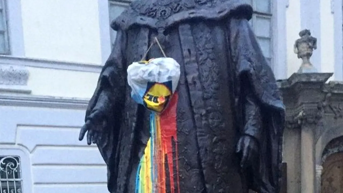 Ce s-a întâmplat cu bărbatul care a vandalizat statuia baronului von Brukenthal din Sibiu