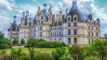 Femeile de succes, rezidență la castel. Vezi unde este locul parcă desprins din povești, locuit exclusiv de doamne