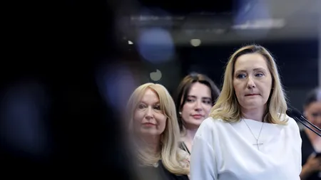 Elena Lasconi nu s-a clasat în primii trei candidaţi nici în oraşul unde este primar