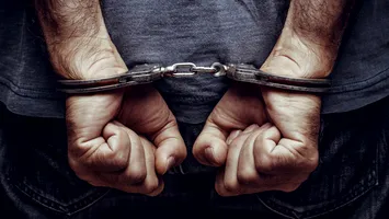 Un fost concurent de la „Chefi la cuțite”, arestat preventiv. Ar fi violat o minoră de doar 14 ani