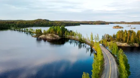 De ce este numită Finlanda ţara celor o mie de lacuri?