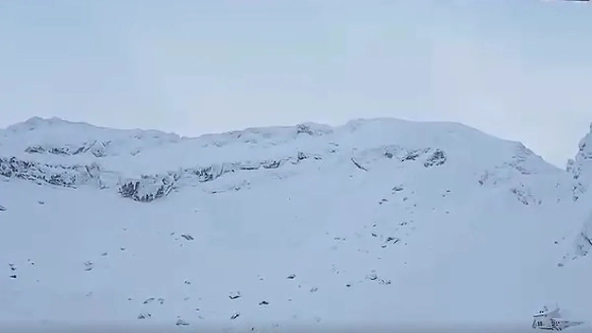 Avalanșă de amploare la Bâlea Lac declanşată de doi schiori (VIDEO)