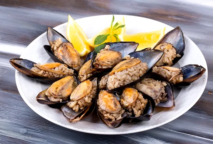 Midye dolma.