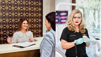 Beneficiază de tratamente dentare laser minim invazive care ajută la tratarea a numeroase afecțiuni dentare