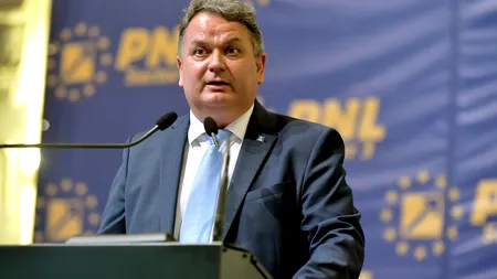Senatorul întreținut de soție, Virgil Guran, și-a făcut asigurare de viață: Cât costă polița de asigurare