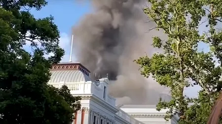 Africa de Sud: Clădirea parlamentului din Cape Town a fost distrusă parțial de incendiu. Un suspect a fost arestat