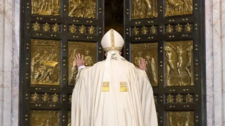 Noaptea de Crăciun la Vatican: Ceremonia deschiderii Porții Sfinte a bazilicii San Pietro