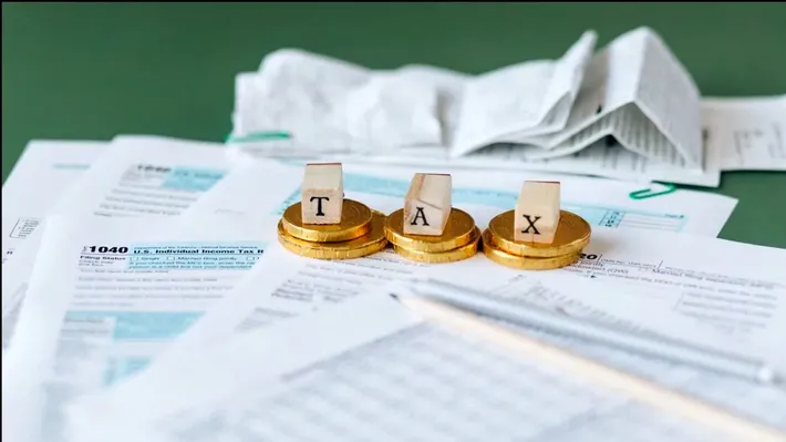 România începe 2026 cu taxe mai mari: impact direct în buzunarele consumatorilor